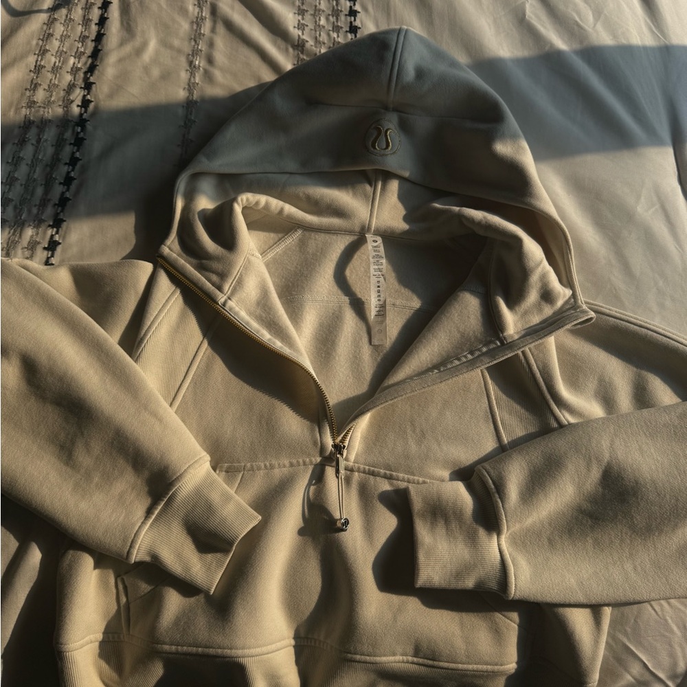 Lululemon Beige Scuba